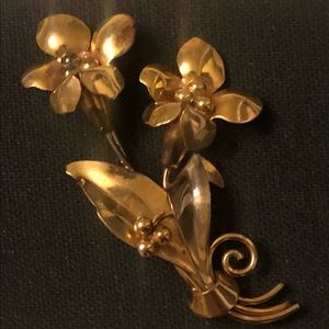 ❤️ VTG CARL ART Floral Brooch